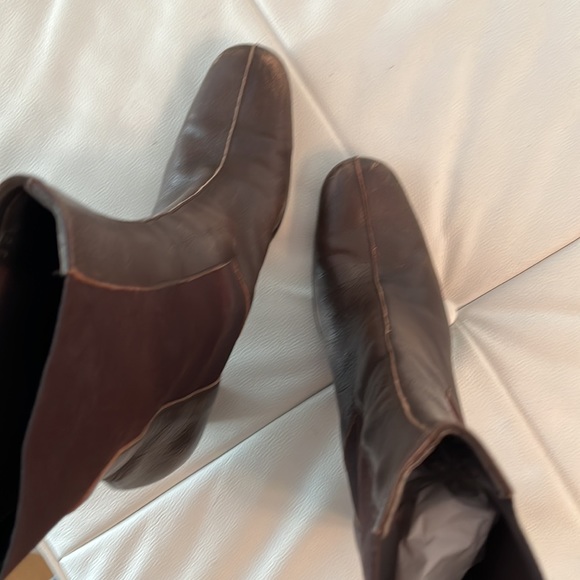 MIU MIU DISTRESSED BROWN LEATHER & PULL ON ELASTIC HEELED CHELSEA BOOTS - Picture 12 of 12